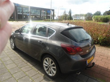 Opel Astra - 1.6 T. 180 pk Cosmo Leer Navi.Xenon - 1