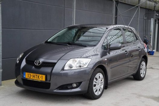 Toyota Auris - 1.6-16V Sol - 1