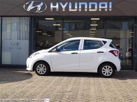 Hyundai i10 - 1.0i i-Motion * AIRCO / NAVIGATIE - 1