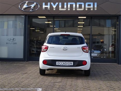 Hyundai i10 - 1.0i i-Motion * AIRCO / NAVIGATIE - 1