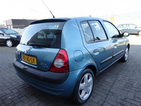 Renault Clio - 1.4-16V Privilège 5 deurs, mooie auto, rijd nog super en alles werkt naar behoren - 1