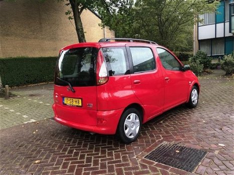 Toyota Yaris Verso - 1.3 VVT-i Sol AUTOMAAT / Airco / Parkeersensoren / Nieuw APK - 1