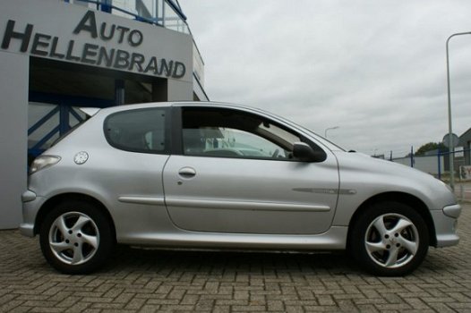 Peugeot 206 - 1.6-16V Quiksilver - 1