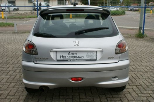 Peugeot 206 - 1.6-16V Quiksilver - 1