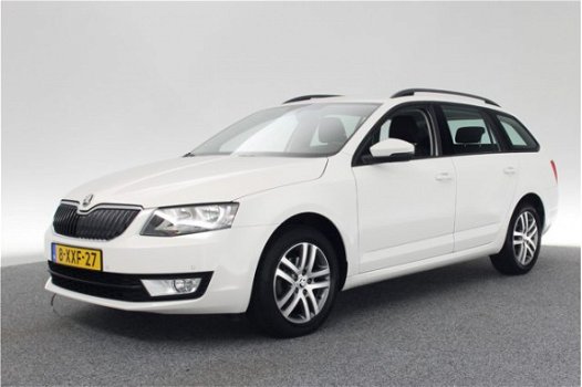 Skoda Octavia Combi - 1.2 TSI Ambition Businessline NAVI / TREKHAAK / CRUISE / STOELVERW. / BLUETOOT - 1