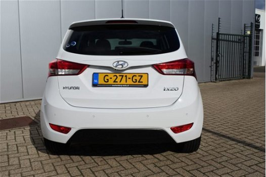 Hyundai ix20 - 1.4i Go | Navigatie | Cruise Control | Parkeersensoren | Climate Control | Bluetooth - 1