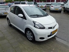 Toyota Aygo - 1.0-12V Comfort Navigator Apk/Airco/Nap/Navi/Cd/Boekjes/Elektrisch/Centraal