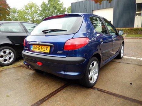 Peugeot 206 - 1.6-16V Gentry - AIRCO - 5 drs - 1