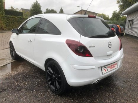 Opel Corsa - 1.4-16V Color Edition AIRCO FACELIFT MODEL 2012 17INCH VELGEN NIEUWE APK MISTLAMPEN - 1