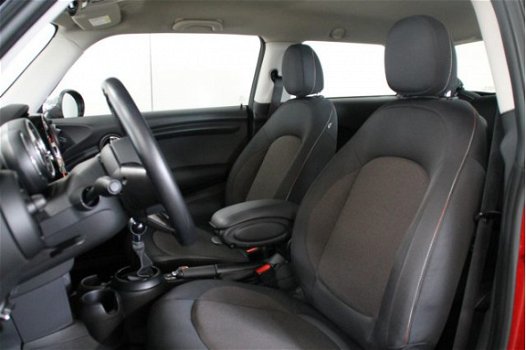 Mini Mini One - Hatchback Salt Business 16 inch L.M. Velgen / Navigatiesysteem / Chrome Line - 1