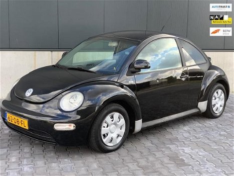 Volkswagen New Beetle - 2.0 Highline - 1