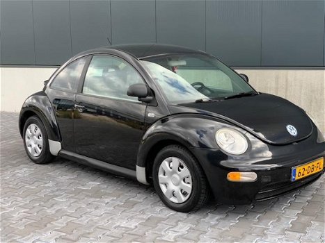 Volkswagen New Beetle - 2.0 Highline - 1