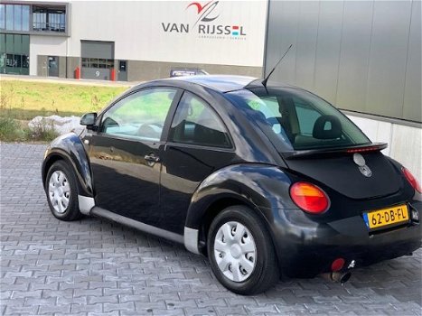 Volkswagen New Beetle - 2.0 Highline - 1