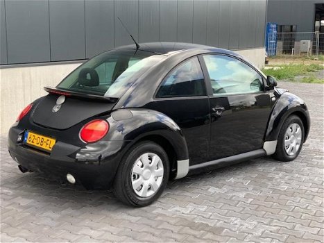 Volkswagen New Beetle - 2.0 Highline - 1