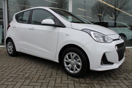 Hyundai i10 - 1.0i Comfort Smart Navigatie Pack MY19 - Nu met € 1.500, - Kortin - 1