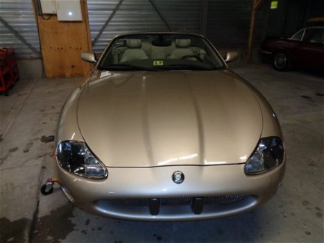 Jaguar XK8 - 4.0 Convertible - 1