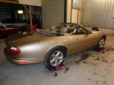 Jaguar XK8 - 4.0 Convertible - 1