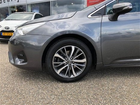 Toyota Avensis Touring Sports - 1.8 VVT-i Dynamic | Navigatie 2019 | 17' velgen | Stoelverwarming | - 1