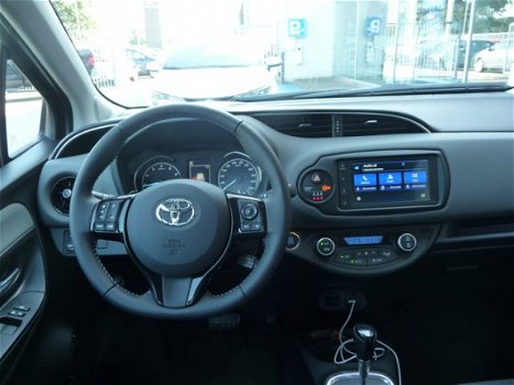 Toyota Yaris - 1.5 VVT-i Dynamic Automaat | Apple carplay | Smart-entry+startknop | Regen en lichtse - 1