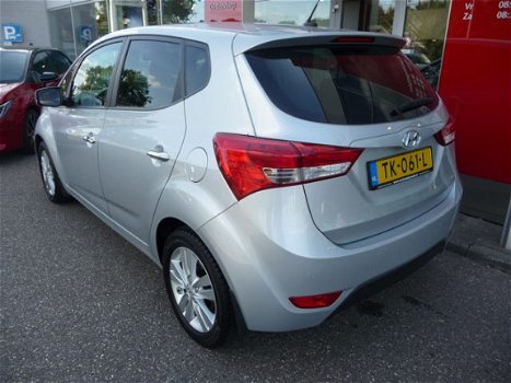 Hyundai ix20 - 1.6i i-Vision Automaat | Hoge instap | All season banden | Parkeersensors | Bluetooth - 1