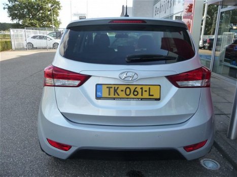 Hyundai ix20 - 1.6i i-Vision Automaat | Hoge instap | All season banden | Parkeersensors | Bluetooth - 1