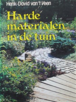 Harde materialen in de tuin - 1