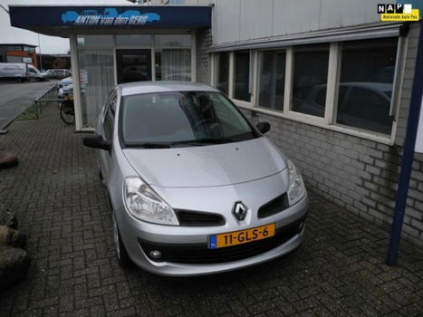 Renault Clio - 1.2-16V Special Line Airco - 1