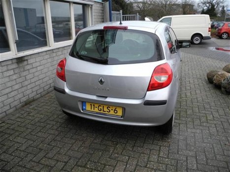 Renault Clio - 1.2-16V Special Line Airco - 1