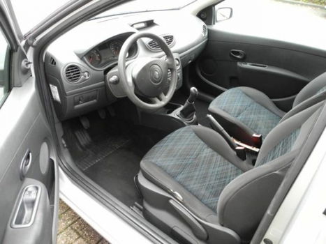 Renault Clio - 1.2-16V Special Line Airco - 1