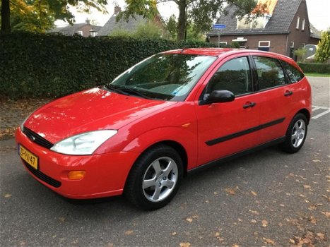 Ford Focus - 1.6-16V Trend met airco ZEER MOOi - 1