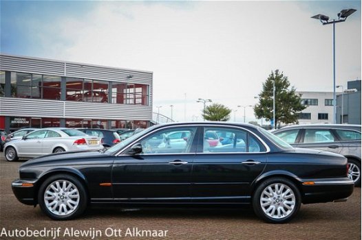 Jaguar XJ - 3.0 V6 Executive AUTOMAAT *YOUNGTIMER* , Leer, Navi, Stoelverwarming - 1