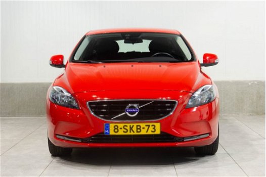 Volvo V40 - D2 Navigatie CruiseControl Clima 114pk - 1