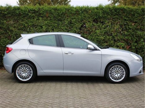 Alfa Romeo Giulietta - 1.4 T 170 PK Exclusive Leder Xenon FM-Navi - 1