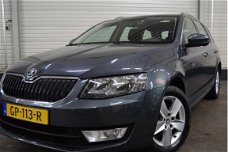 Skoda Octavia Combi - 1.2 TSI Greentech Style +NAVI/PARKEERSENSOREN V+A/STOELVERW/TREKHAAK