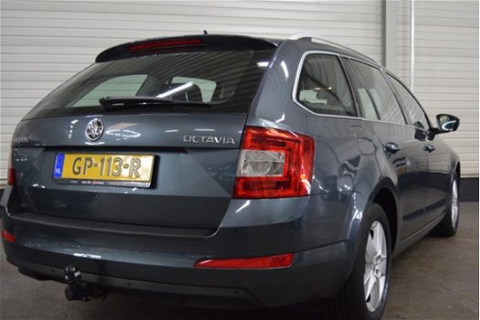 Skoda Octavia Combi - 1.2 TSI Greentech Style +NAVI/PARKEERSENSOREN V+A/STOELVERW/TREKHAAK - 1