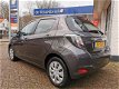 Toyota Yaris - 1.5 Full Hybrid Aspiration NL-Auto 1e Eig. *Geen Afl.kosten - 1 - Thumbnail