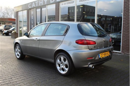 Alfa Romeo 147 - 1.6 T.Spark Veloce Distinctive - 1