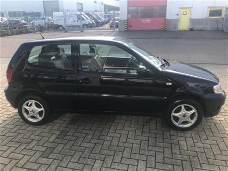 Volkswagen Polo - 1.9 SDI Trendline - 1