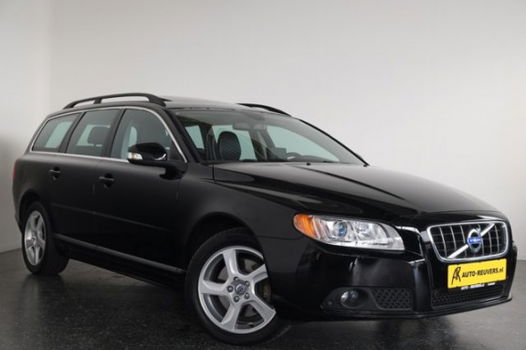 Volvo V70 - 2.0 D3 Summum / Automaat / Opendak / Xenon / Leder / Navi - 1