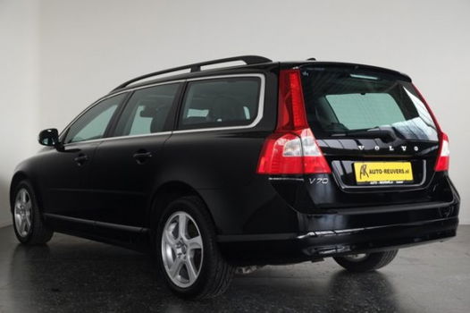 Volvo V70 - 2.0 D3 Summum / Automaat / Opendak / Xenon / Leder / Navi - 1