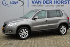 Volkswagen Tiguan - 2.0-141pk. TDI Trend&Fun 4Motion. Trekhaak, airco, navi Nette auto