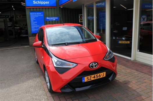 Toyota Aygo - 1.0 VVT-i 72pk x-play Automaat - 1