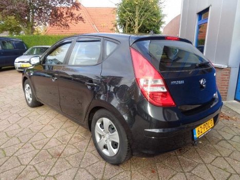 Hyundai i30 - 1.6i Dynamic Business - 1