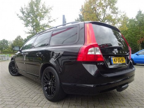 Volvo V70 - 2.5T Momentum 200 PK Lederen Bekleding / Trekgewicht 1800 KG / - 1