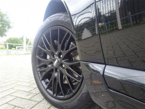 Volvo V70 - 2.5T Momentum 200 PK Lederen Bekleding / Trekgewicht 1800 KG / - 1