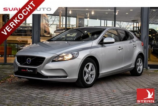 Volvo V40 - T2 Momentum | Navigatie | Trekhaak - 1