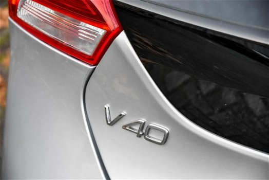 Volvo V40 - T2 Momentum | Navigatie | Trekhaak - 1