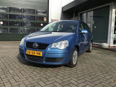 Volkswagen Polo - 1.4-16V Comfortline - 1