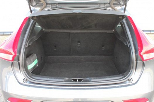 Volvo V40 - D2 115PK R-Design/ Lederen met alcantara bekleding/ Navigatie - 1