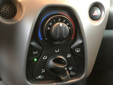 Peugeot 108 - 1.0 e-VTi Active *Airconditioning, * Bluetooth* Mistlampen*Getinte Ruiten* *VOORRAADVO - 1